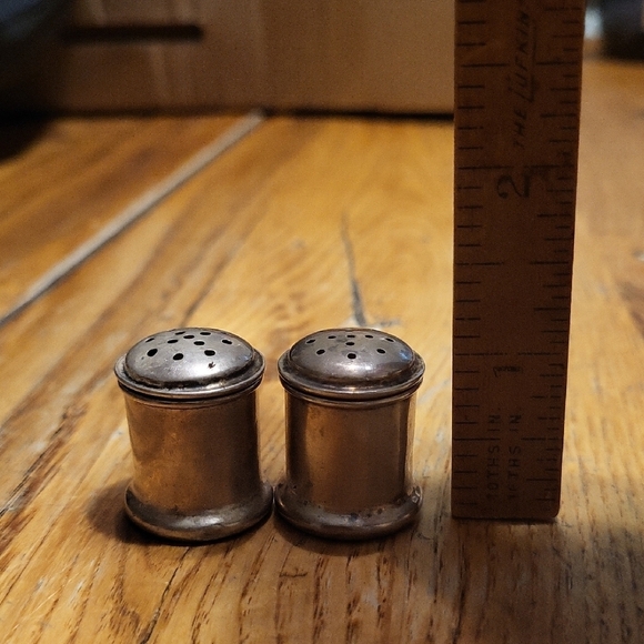 Elegant Silver Salt and Pepper Shakers - Picture 3 of 6